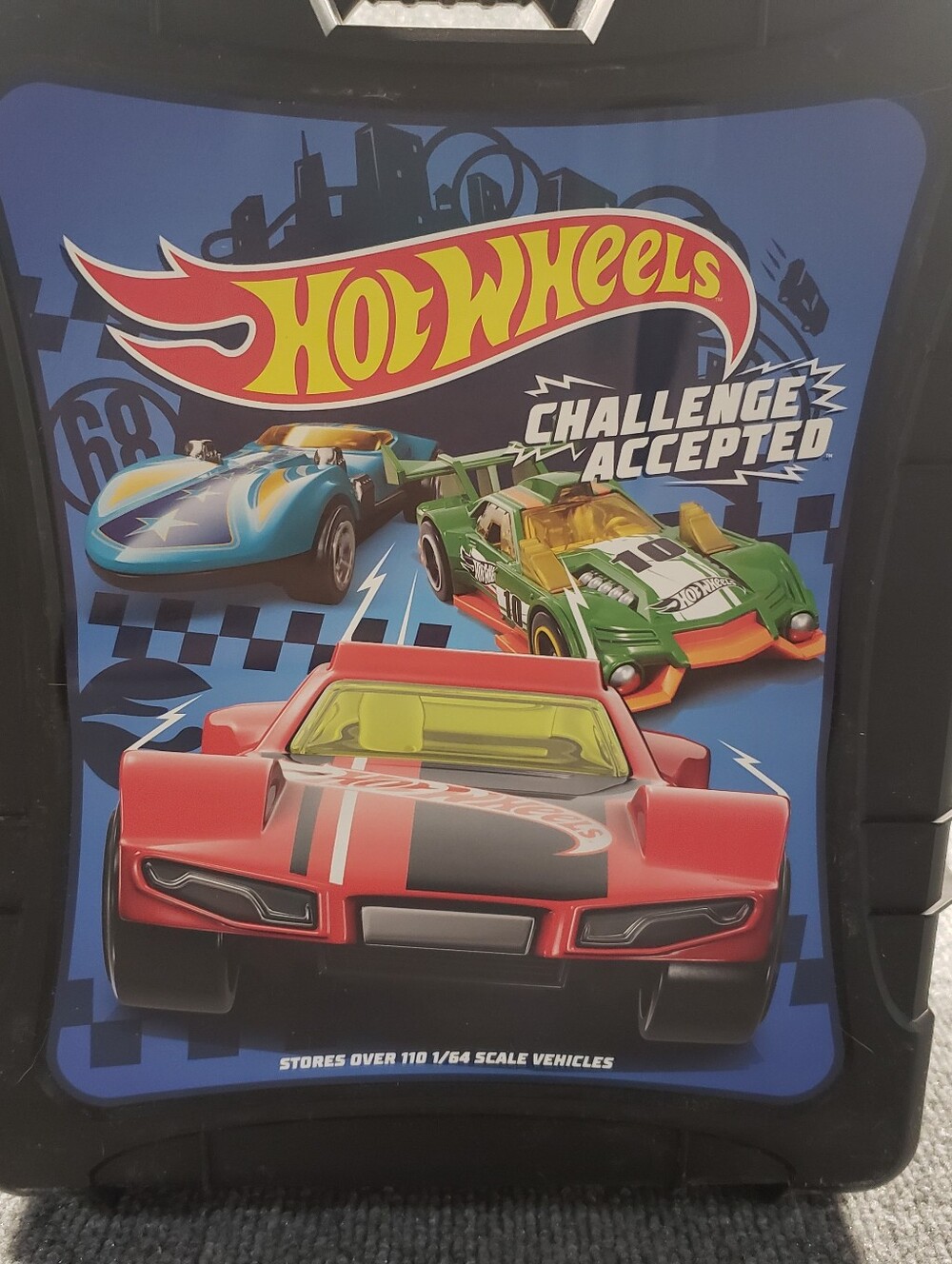 Hot Wheels Challenge Accepted 110 Car Storage Case w/ Retractable Handle Wheels